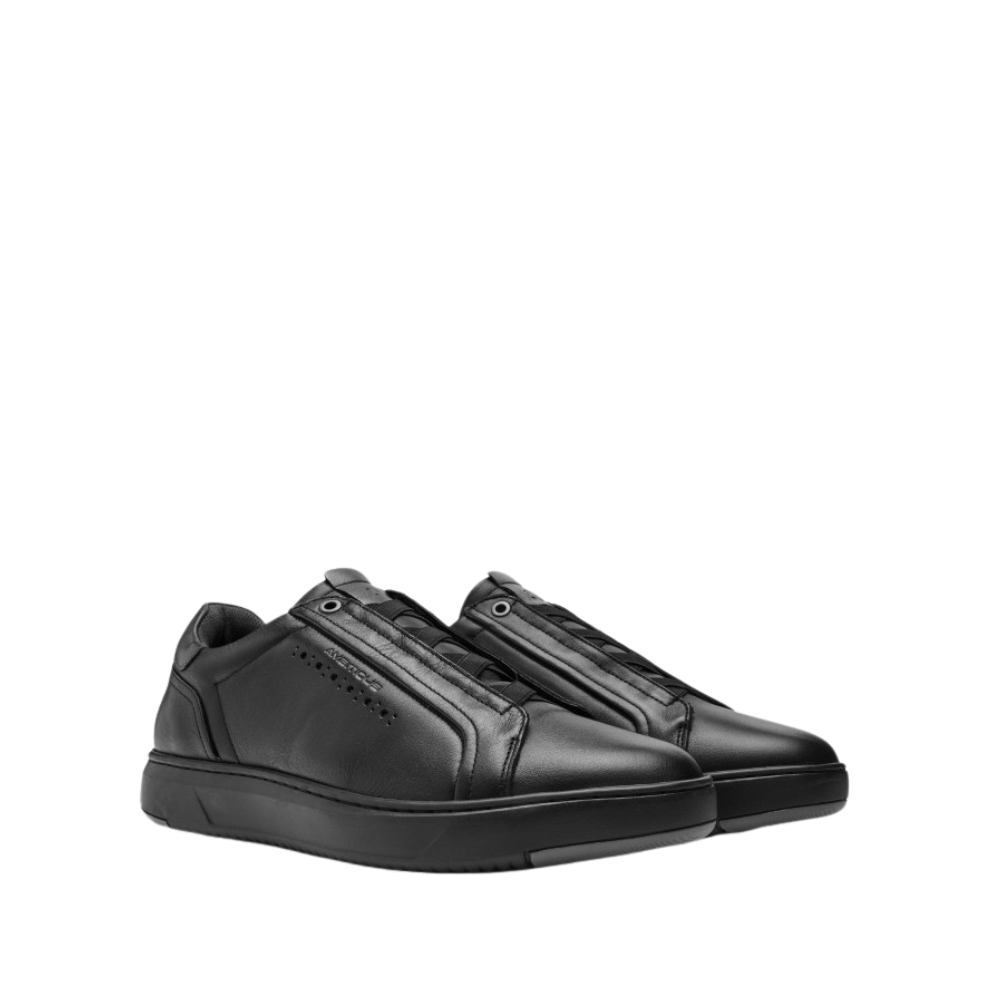 Ambitious Men’s Black Sneakers with Contrast Sole