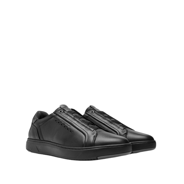 Ambitious Men’s Black Sneakers with Contrast Sole