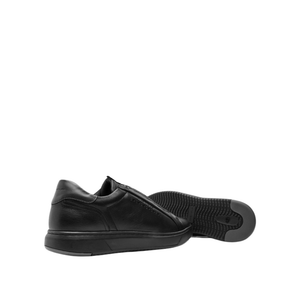 Ambitious Men’s Black Sneakers with Contrast Sole